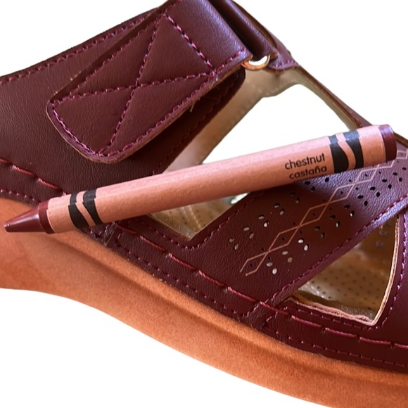 Size 7 Leather Summer sandals wedge Slip on Mules brown lightweight, like new. - Picture 3 of 12